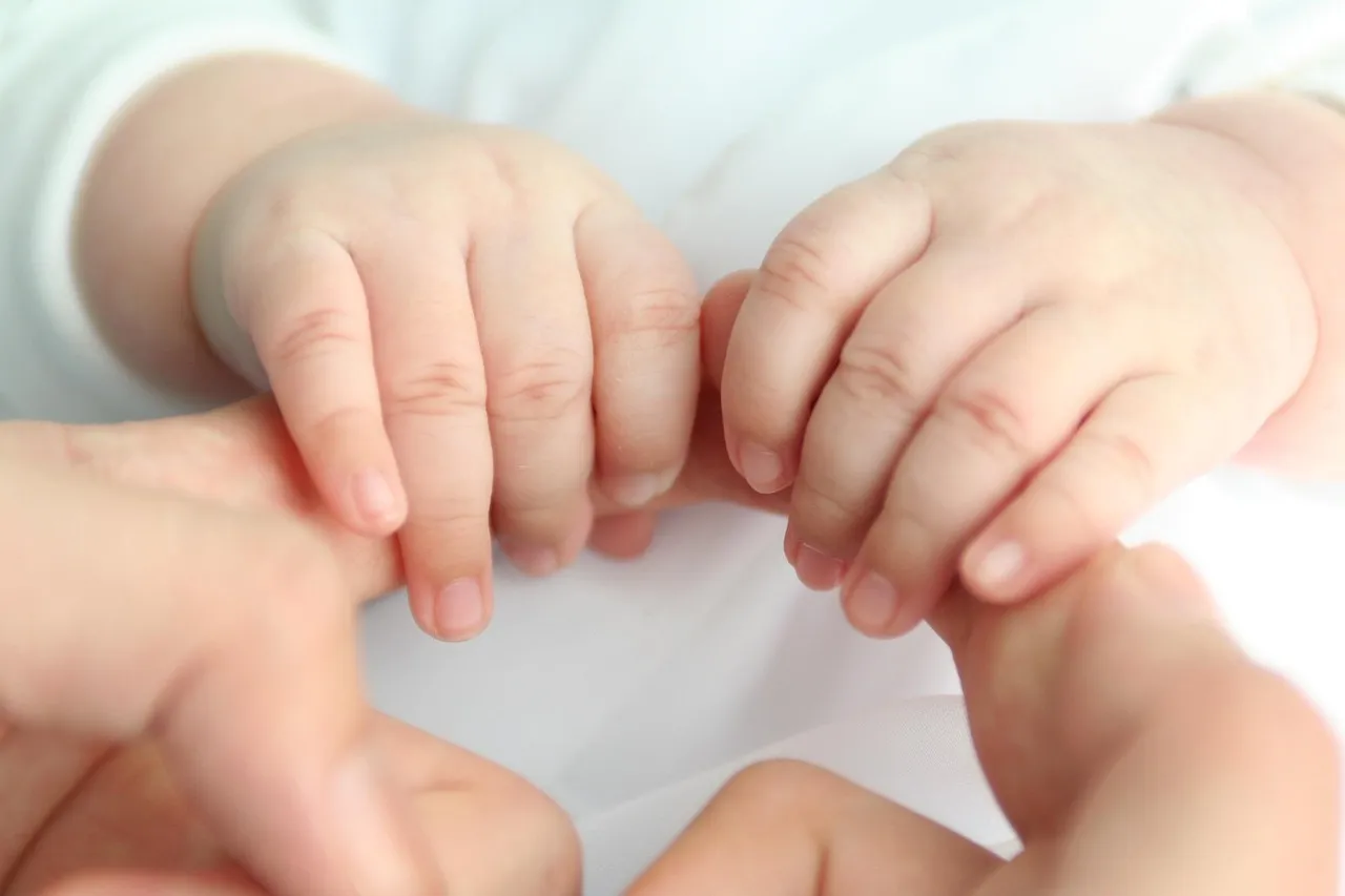 Sound Effects to Help with Speech :: This post includes various sounds that you can practice with your child to help develop speech in a fun way!